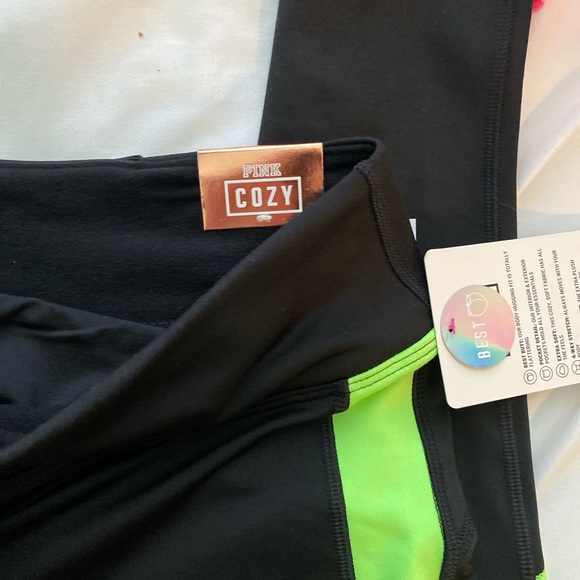 pink Vs - Picture 2 of 3